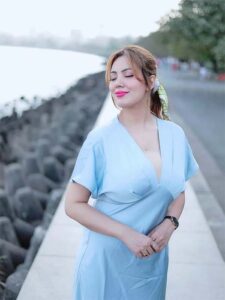 Munmun Dutta beautiful bhabhi photo in blue dress near seashore – Indian bhabhi girl look