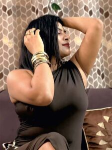 Beautiful bhabhi photo – sexy Indian bhabhi in brown dress stylish look