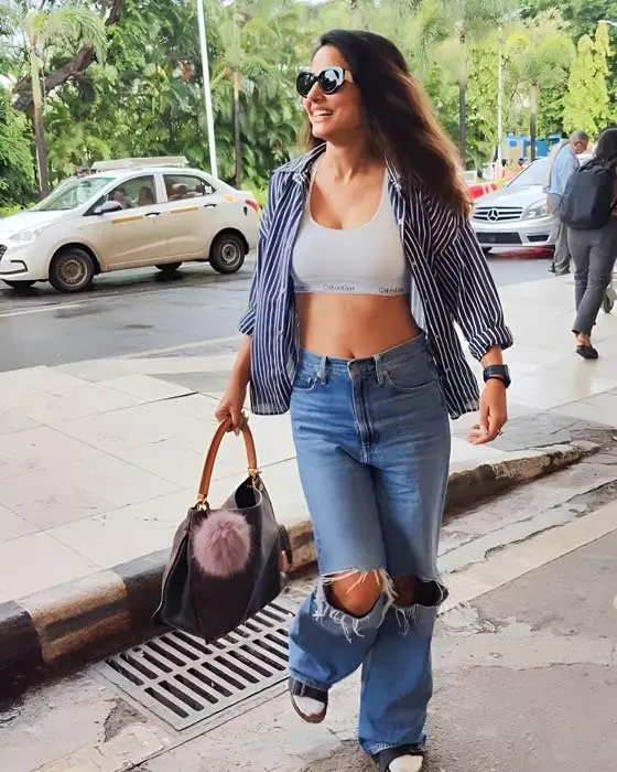 Hina Khan Airport Look