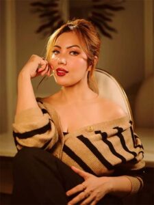 Beautiful Indian bhabhi Munmun Dutta glamorous photo in striped outfit – Babita Ji TMKOC
